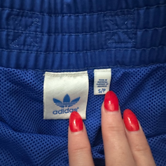 ADIDAS originals lined shorts - Picture 3 of 4